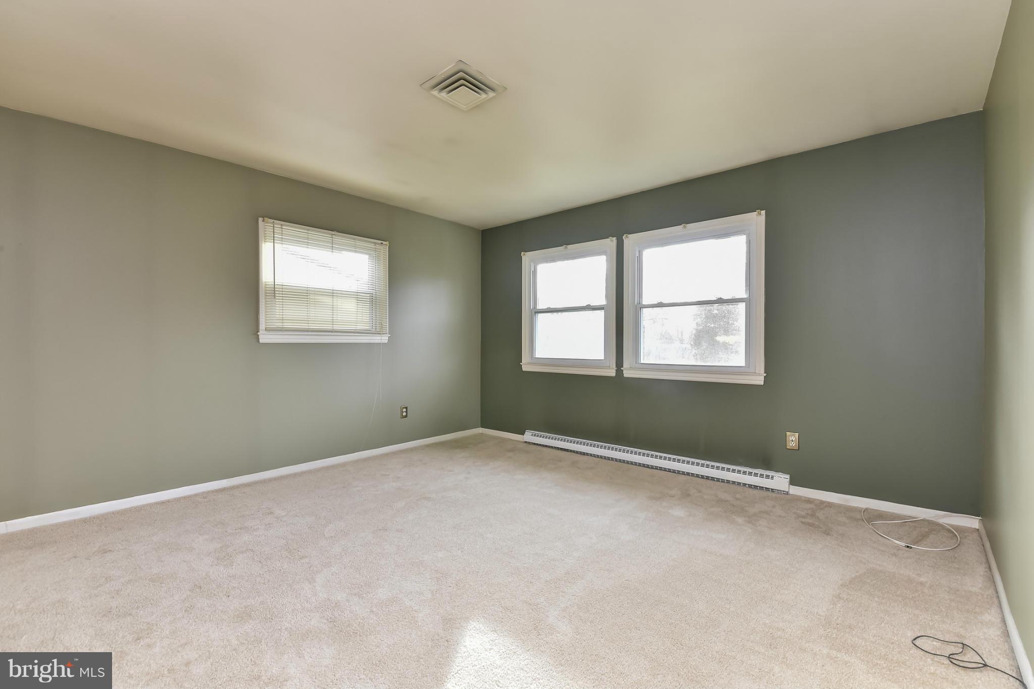 600 East Roanoke Road Sterling, VA 20164 - Photo 14 of 30 Family Room