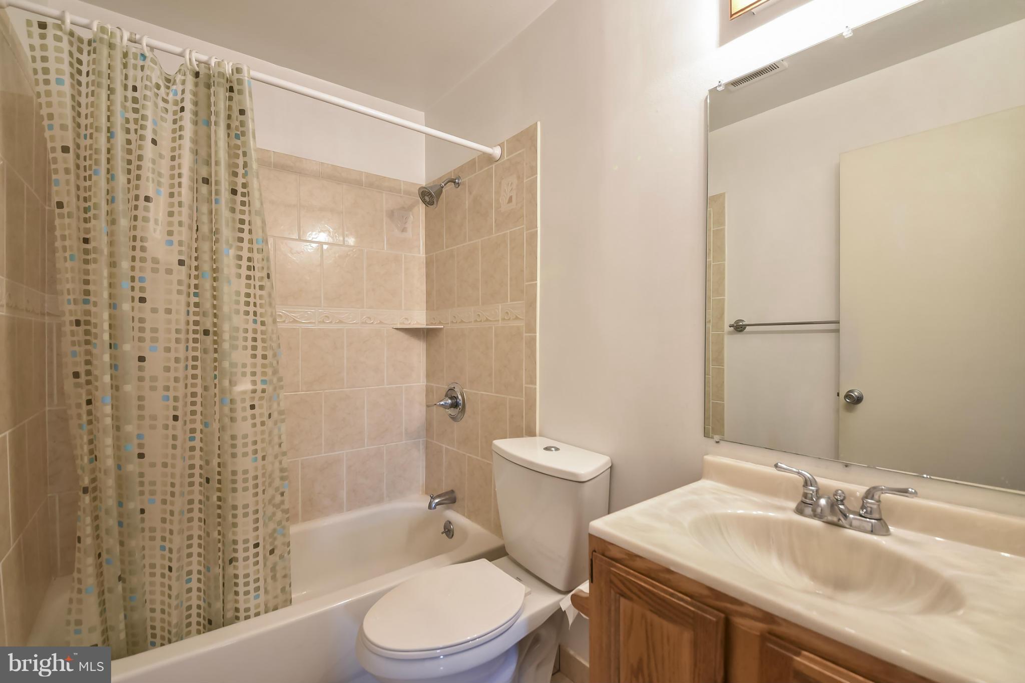 600 East Roanoke Road Sterling, VA 20164 - Photo 22 of 30 Bath (Master)