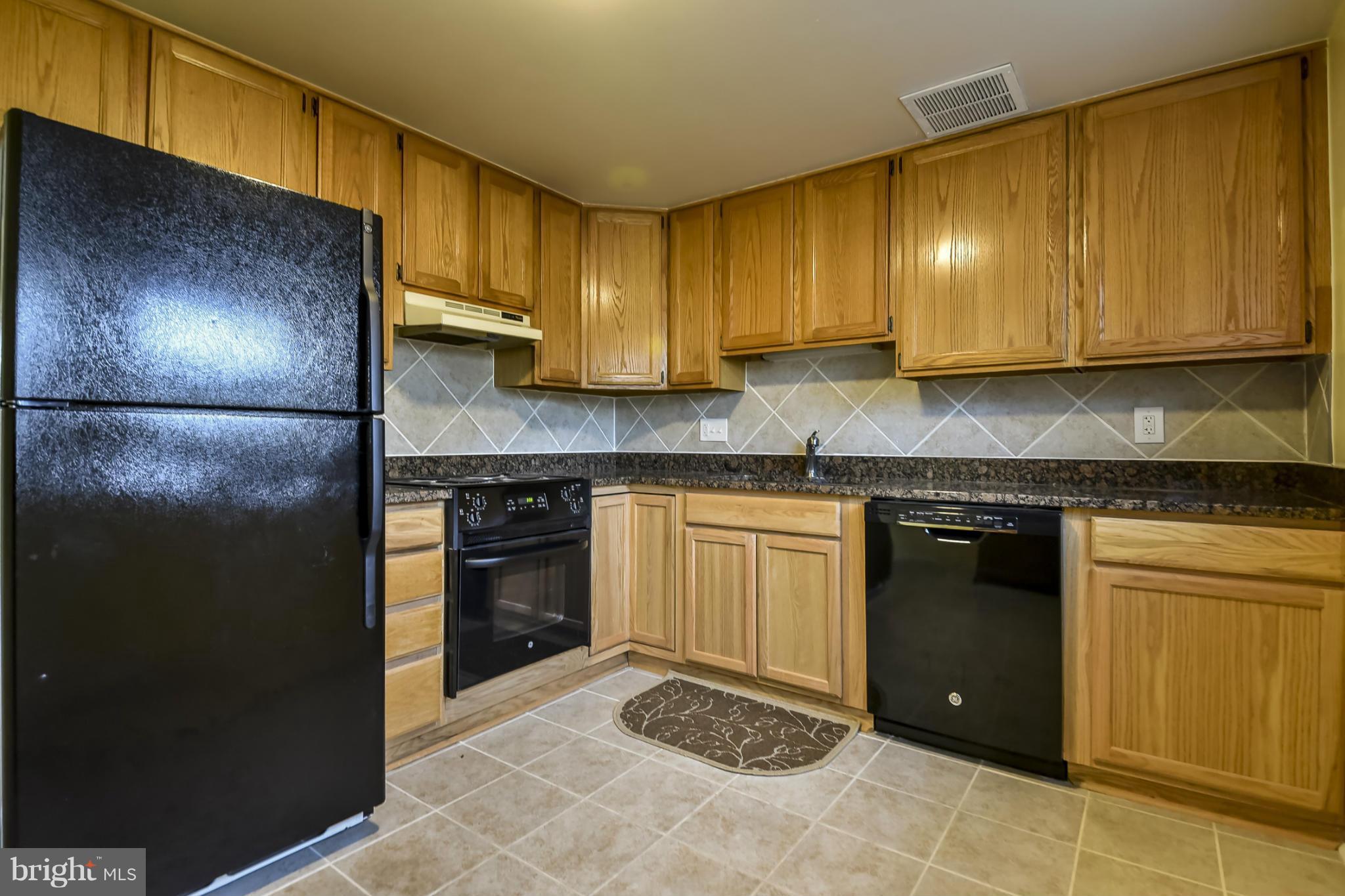 600 East Roanoke Road Sterling, VA 20164 - Photo 4 of 30 Kitchen