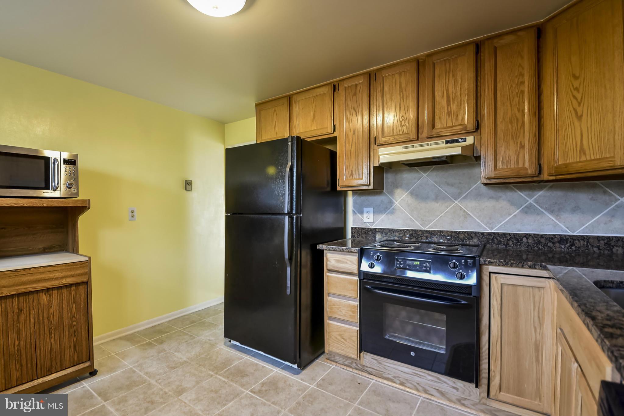 600 East Roanoke Road Sterling, VA 20164 - Photo 5 of 30 Kitchen