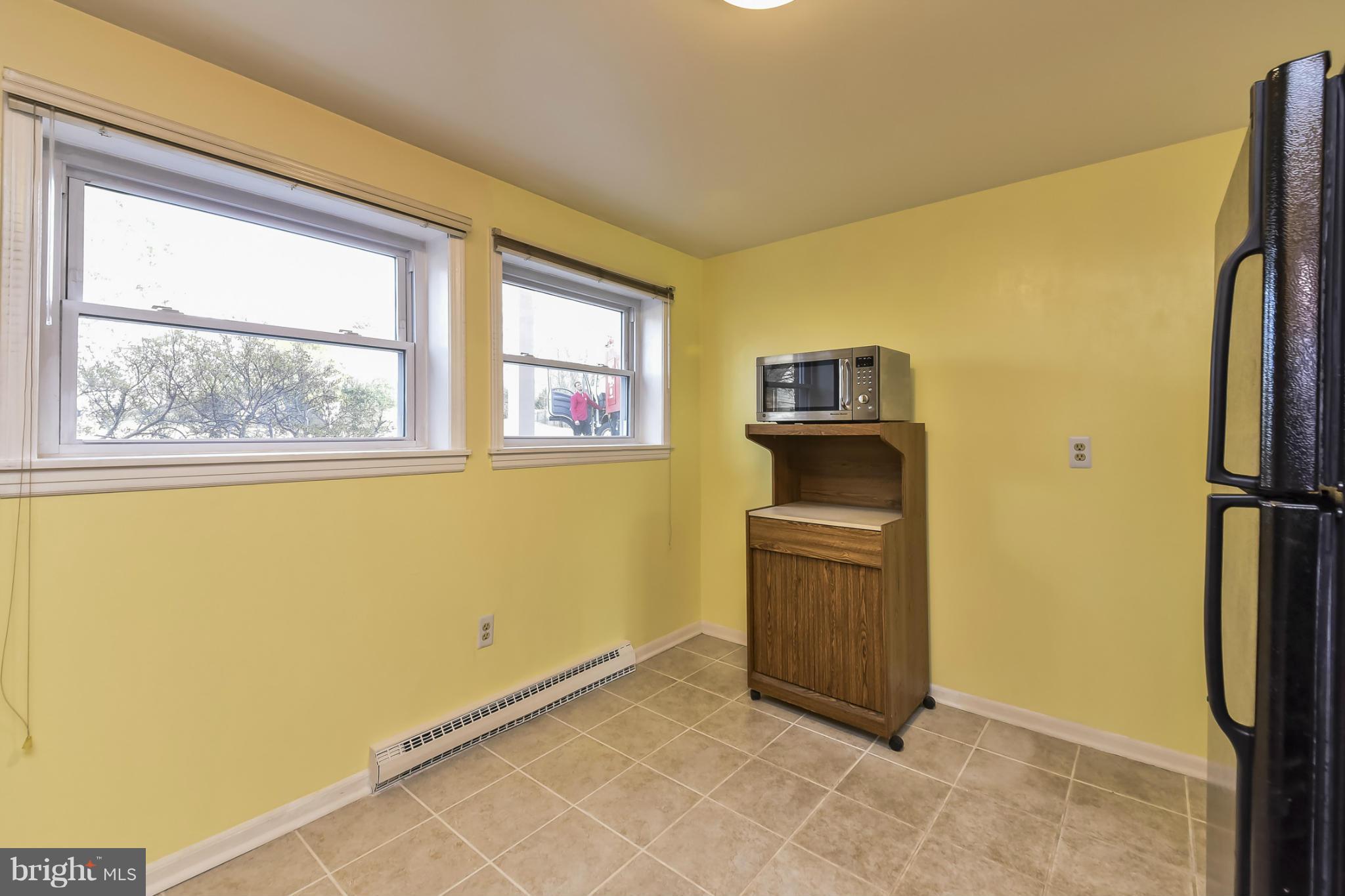600 East Roanoke Road Sterling, VA 20164 - Photo 7 of 30 Kitchen