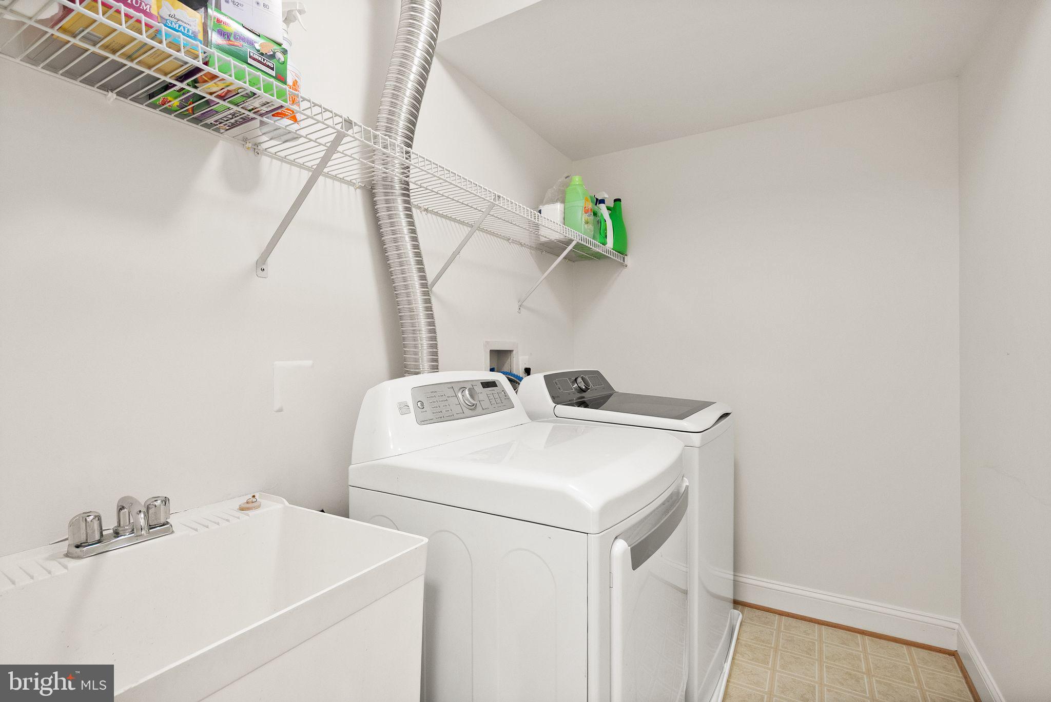 4132 Timber Log Way Fairfax, VA 22030 - Photo 44 of 69 a utility room with dryer and washer