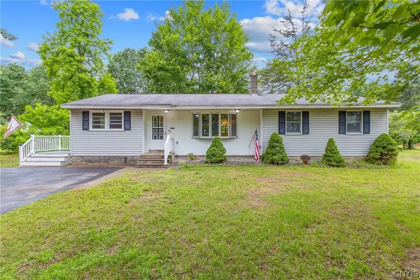 $269,000 | 8953 Henry Clay Boulevard, Clay, NY 13041