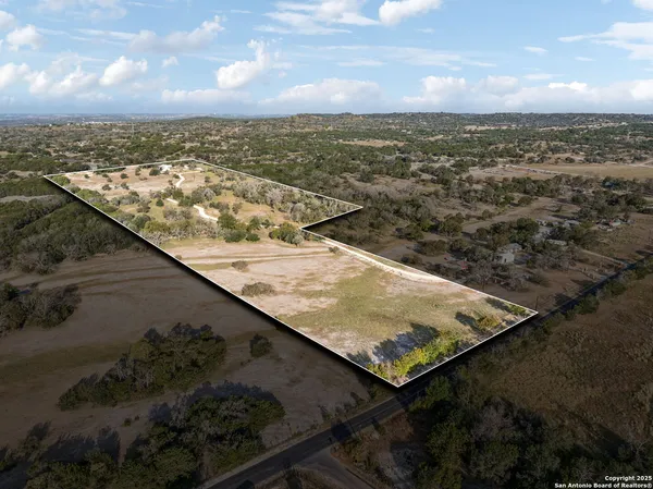 $785,000 | 232 Stoneleigh Road, Center Point, TX 78010