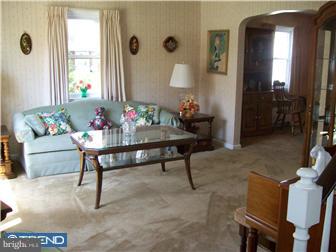 507 West Providence Road Aldan, PA 19018 - Photo 5 of 12 Living Room