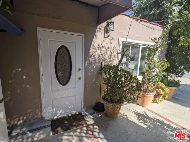 $1,985 | 326 South Almont Drive, Beverly Hills, CA 90211