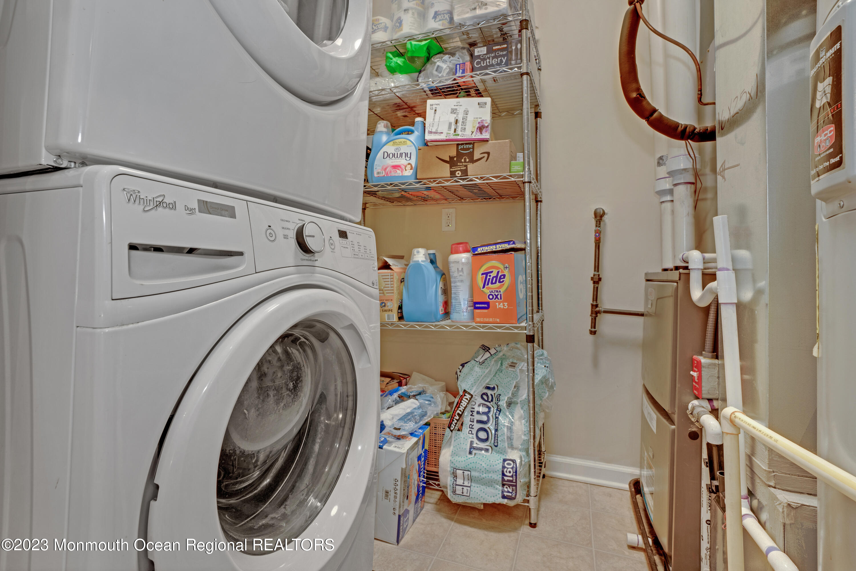 7 Iris Lane, Unit 504 Garfield, NJ 07026 - Photo 27 of 31 a utility room with dryer and washer
