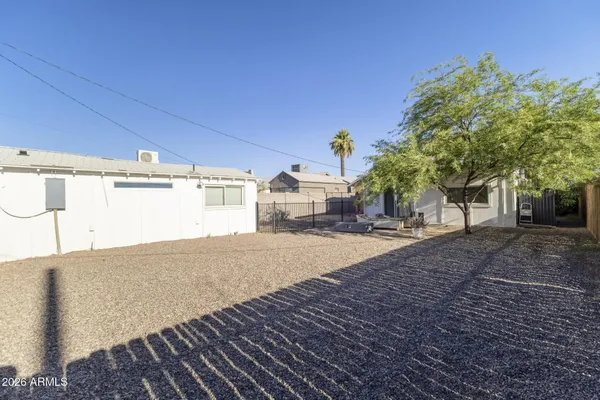 $1,948 | 1950 West Palm Lane, Phoenix, AZ 85009