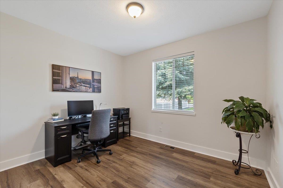 706 North Locust Road Spokane Valley, WA 99206 - Photo 15 of 24