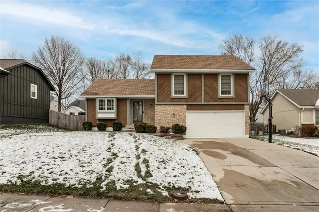 $375,000 | 13328 West 104th Street, Lenexa, KS 66215