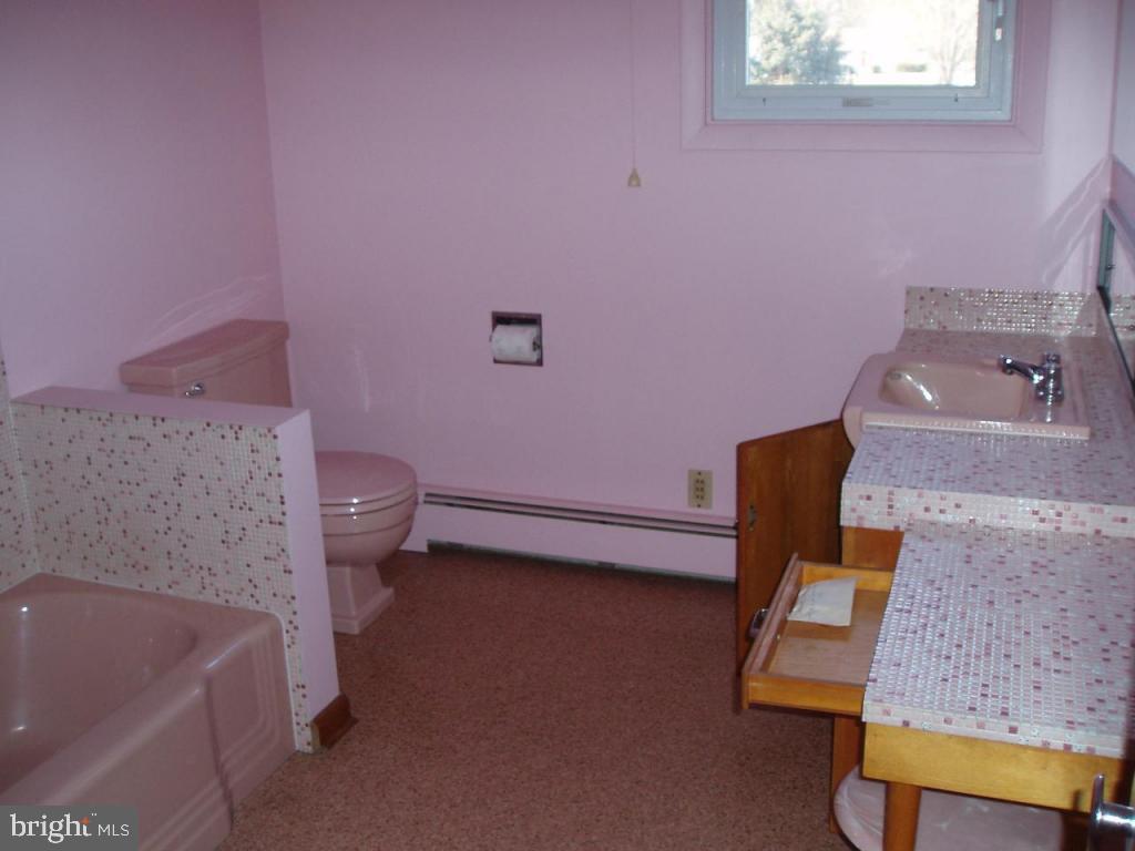 703 East Evergreen Road Lebanon, PA 17042 - Photo 12 of 14 Gallery Image 12