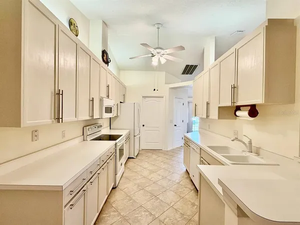 $2,350 | 9815 La Vonda Street, Riverview, FL 33569