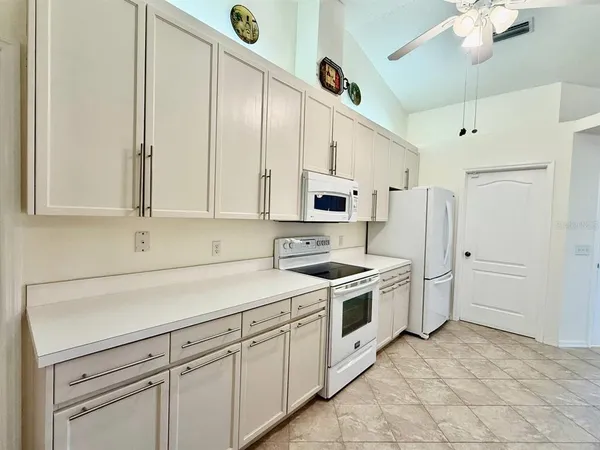 $2,350 | 9815 La Vonda Street, Riverview, FL 33569