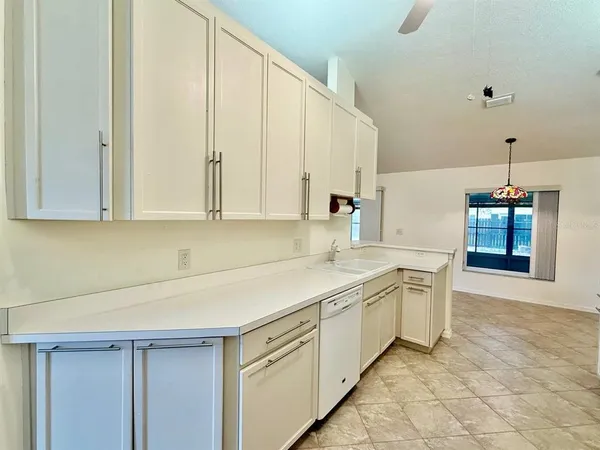 $2,350 | 9815 La Vonda Street, Riverview, FL 33569