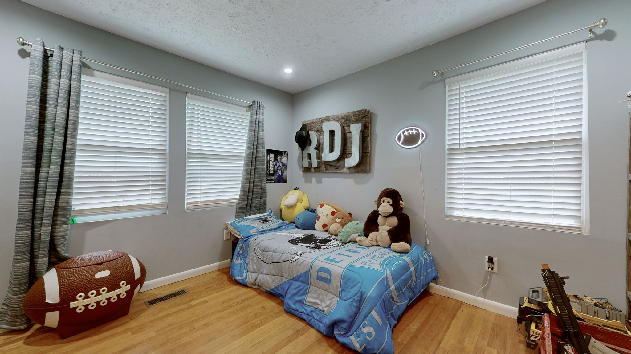 3182 Cairo Bend Road Lebanon, TN 37087 - Photo 23 of 51 a bedroom with two beds and a window