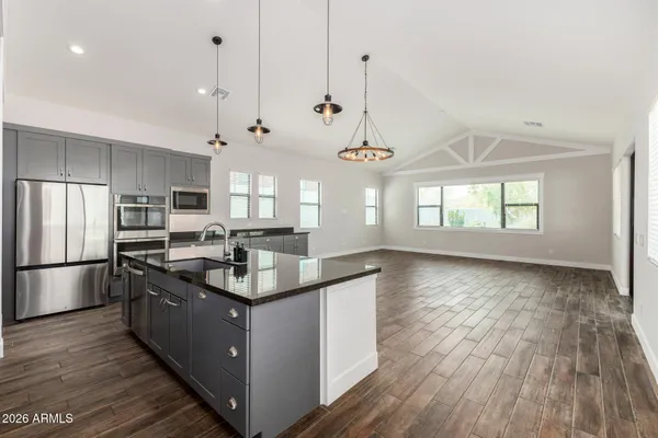 $889,000 | 9818 South 7th Place, Phoenix, AZ 85042