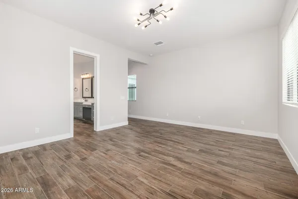 $889,000 | 9818 South 7th Place, Phoenix, AZ 85042