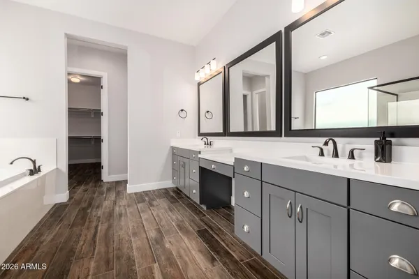 $889,000 | 9818 South 7th Place, Phoenix, AZ 85042