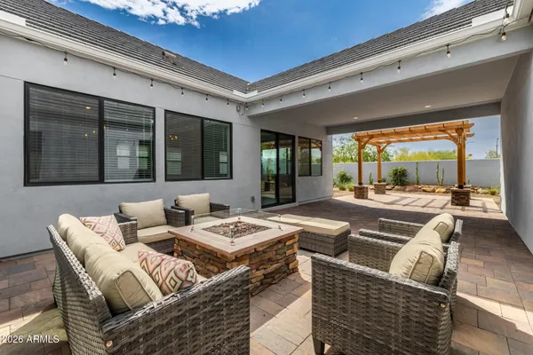 $889,000 | 9818 South 7th Place, Phoenix, AZ 85042