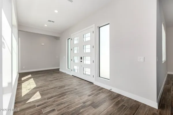 $889,000 | 9818 South 7th Place, Phoenix, AZ 85042