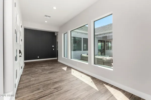 $889,000 | 9818 South 7th Place, Phoenix, AZ 85042