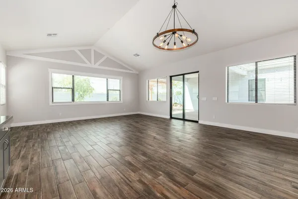 $889,000 | 9818 South 7th Place, Phoenix, AZ 85042