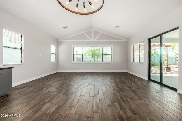 $889,000 | 9818 South 7th Place, Phoenix, AZ 85042