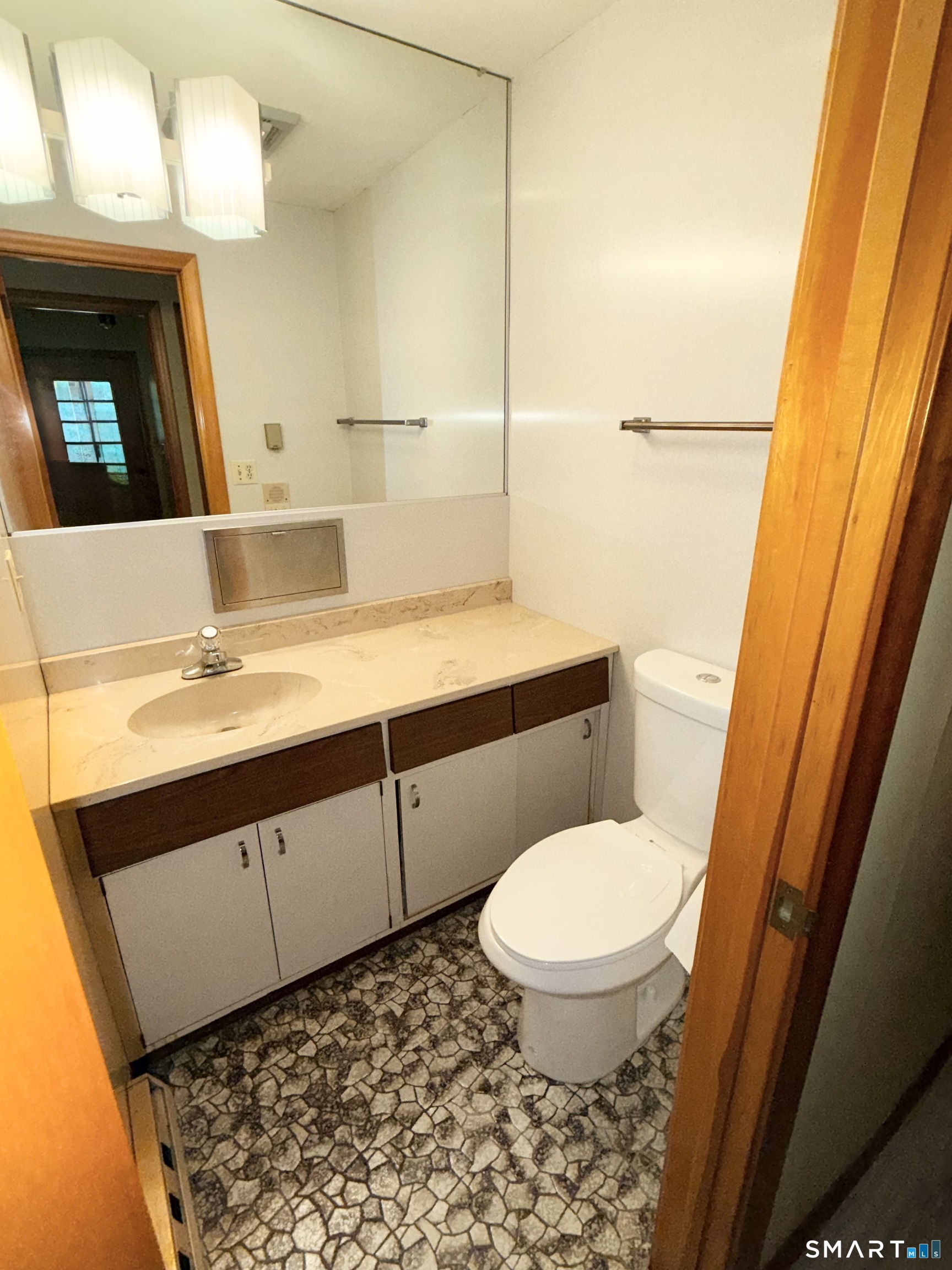 307 N Road East Windsor, CT 06016 - Photo 11 of 34 Gallery Image 11