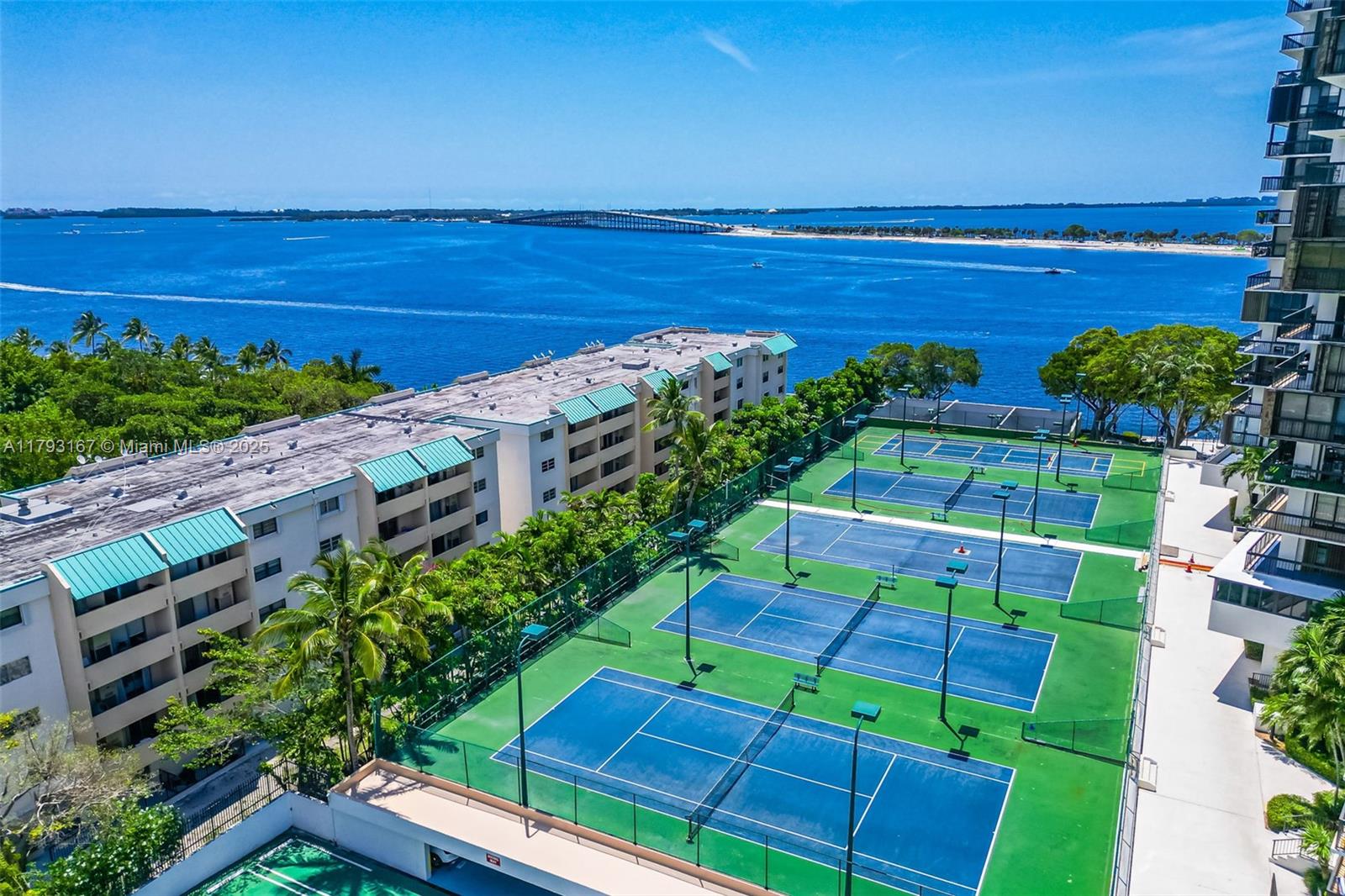 2333 Brickell Avenue, Unit 1401 Miami, FL 33129 - Photo 35 of 36 a view of a yard with an outdoor seating
