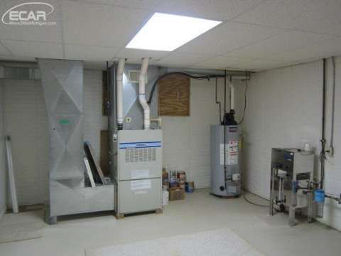 8538 North Seymour Road Flushing, MI 48433 - Photo 21 of 27 20427135-20.JPG