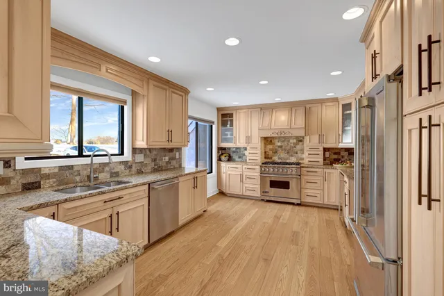 $1,750,000 | 9982 Blackberry Lane, Great Falls, VA 22066