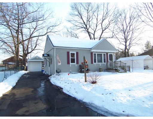 13 Horne Street Springfield, MA 01119 - Photo 1 of 14 Gallery Image 1