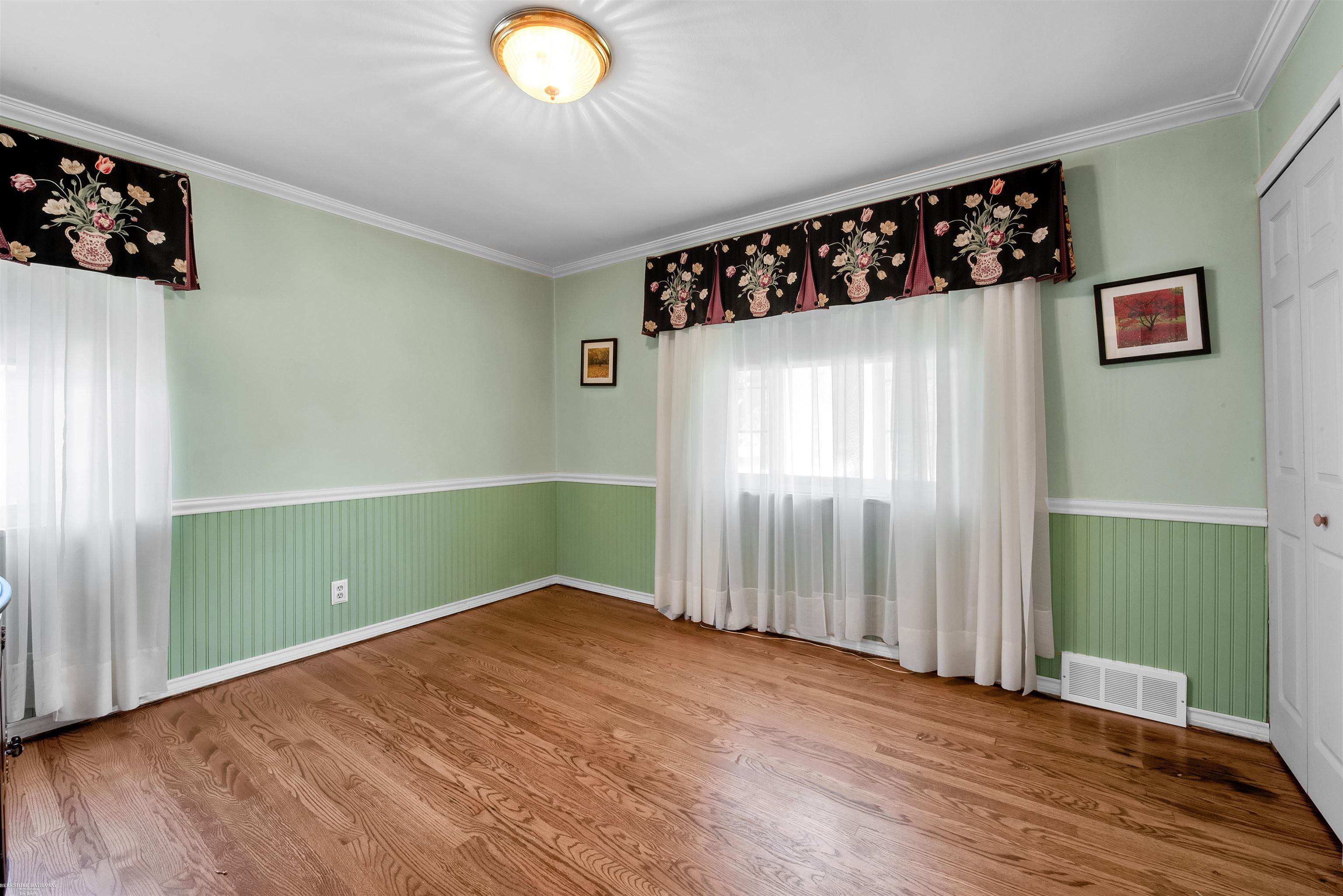 1500 Cook Road Grosse Pointe Woods, MI 48236 - Photo 14 of 27