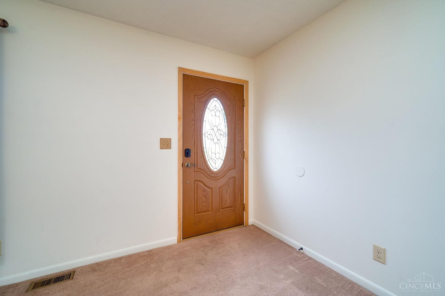 5818 Winton Road Fairfield, OH 45014 - Photo 5 of 31 Gallery Image 5