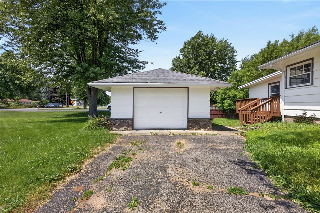 3000 English Road Greece, NY 14626 - Photo 4 of 36