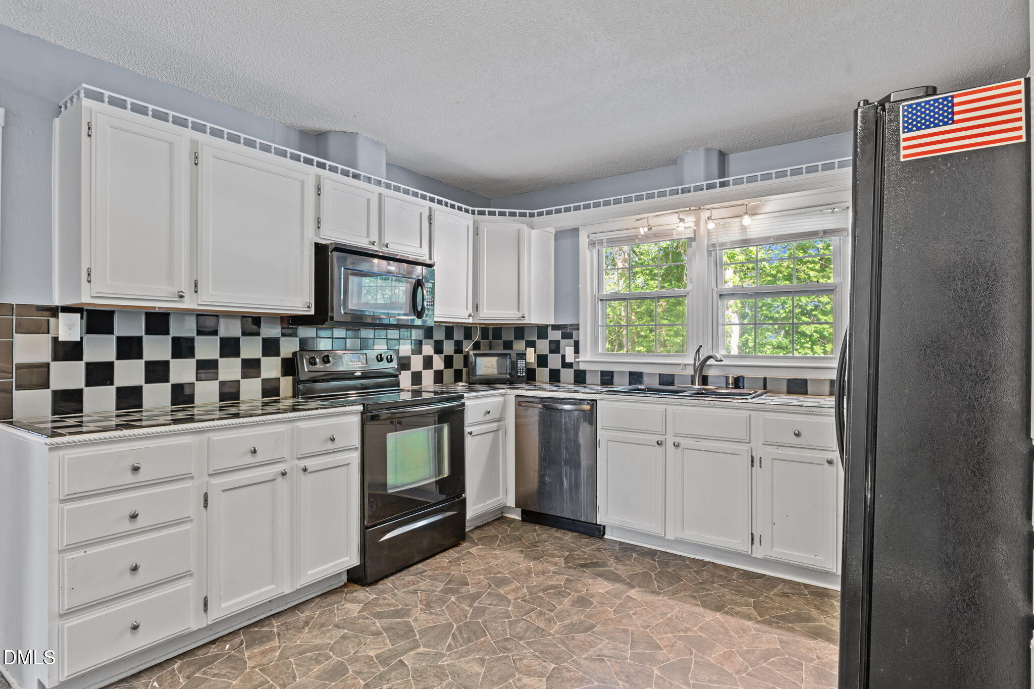 5308 Foxfire Road Fayetteville, NC 28303 - Photo 3 of 34 12-web-or-mls-AZ3A1415