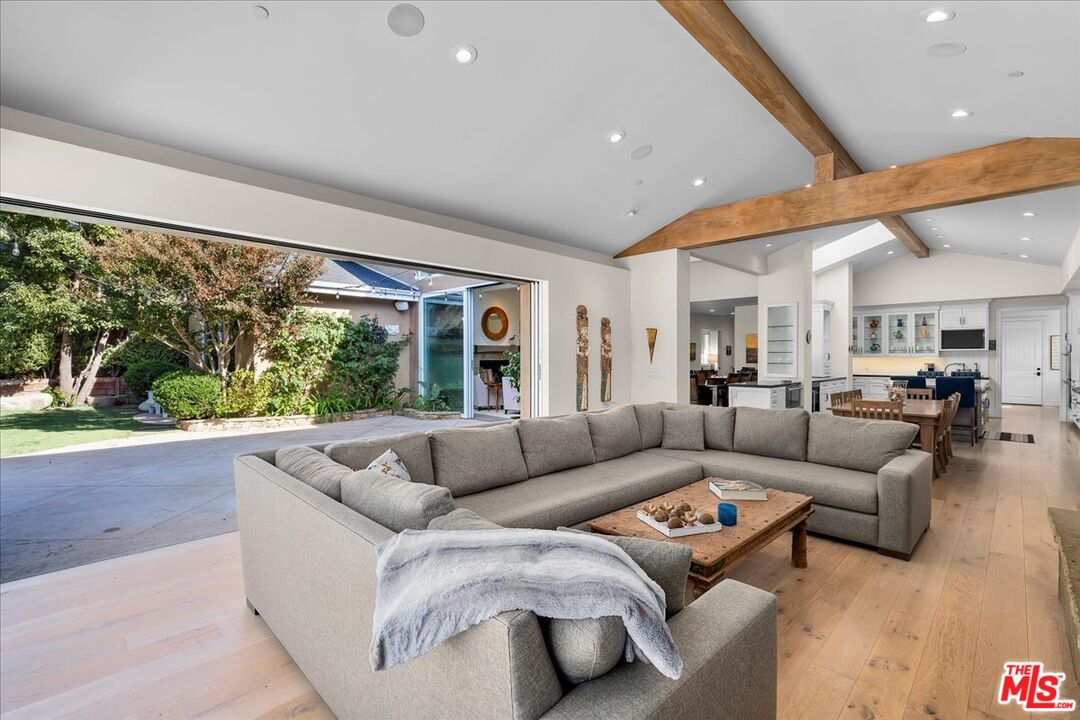 809 Leonard Road Los Angeles, CA 90049 - Photo 21 of 72