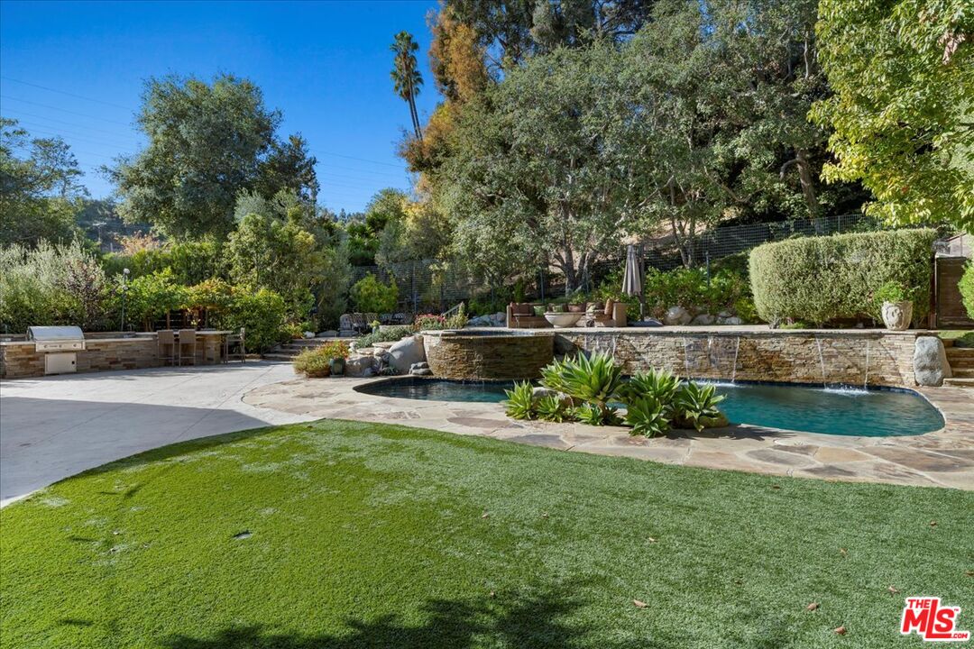 809 Leonard Road Los Angeles, CA 90049 - Photo 64 of 72