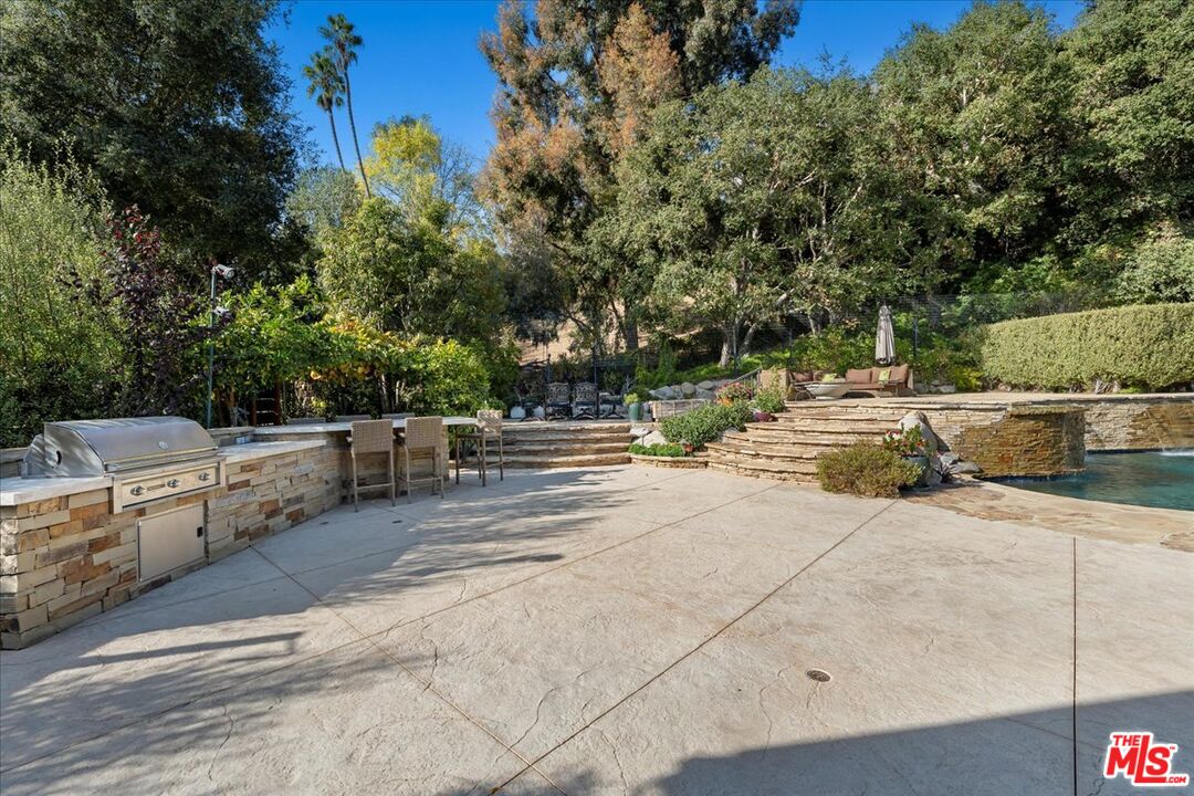 809 Leonard Road Los Angeles, CA 90049 - Photo 68 of 72