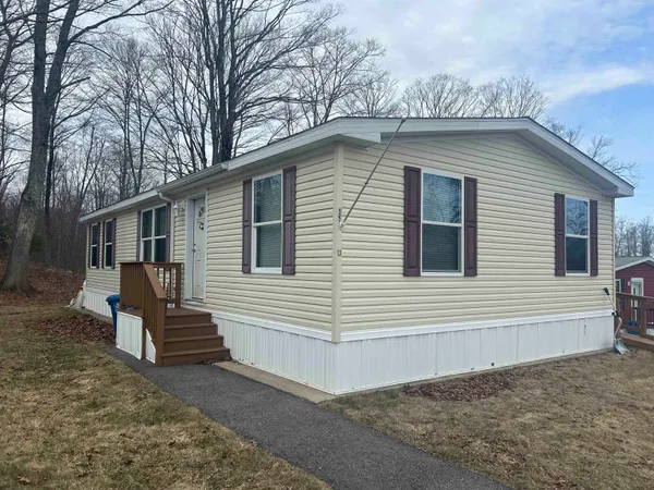 $279,000 | 13 Seaglass Lane, Kittery, ME 03904