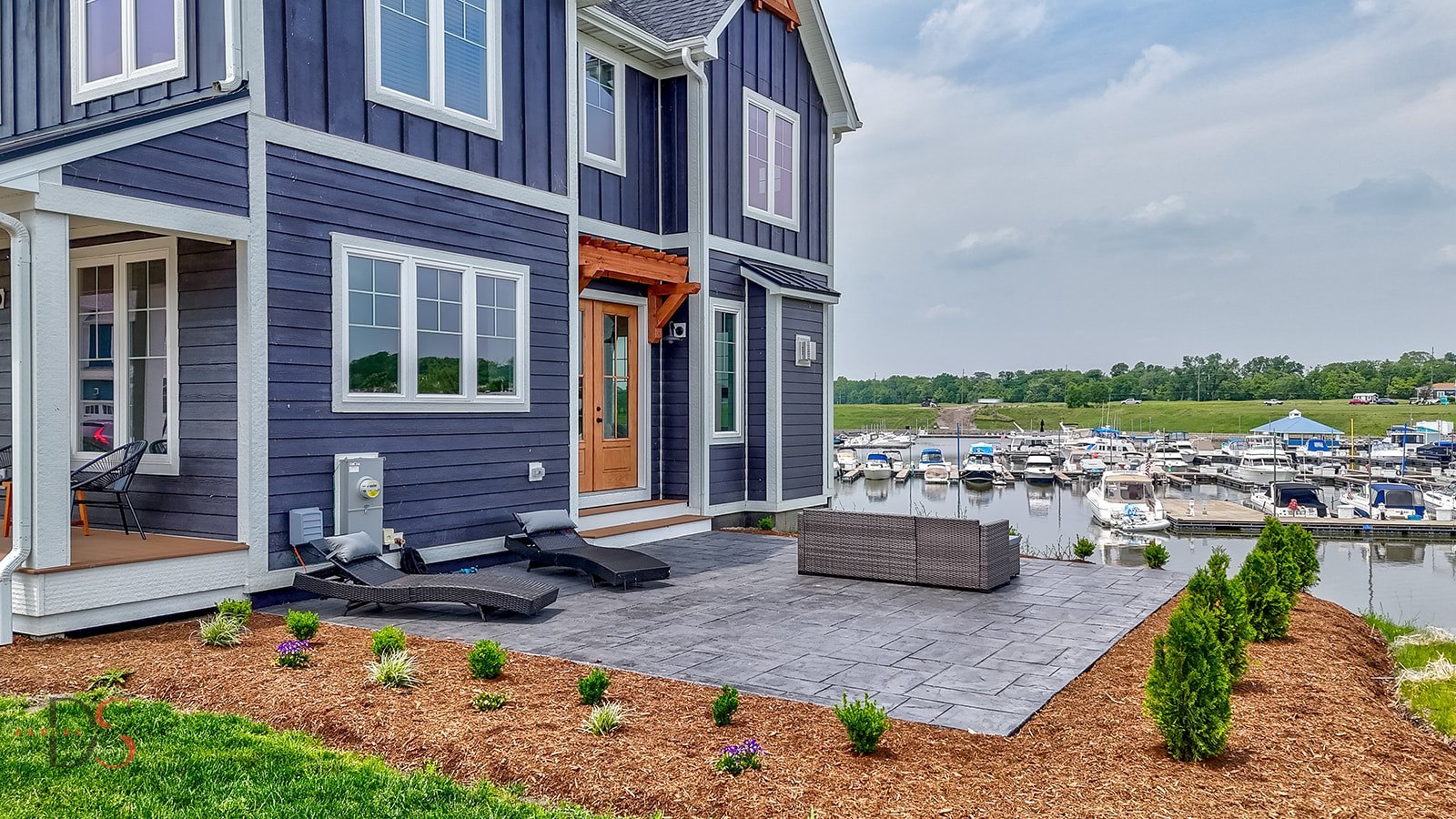 208 Leeward Way Ottawa, IL 61350 - Photo 4 of 28 a front view of a house