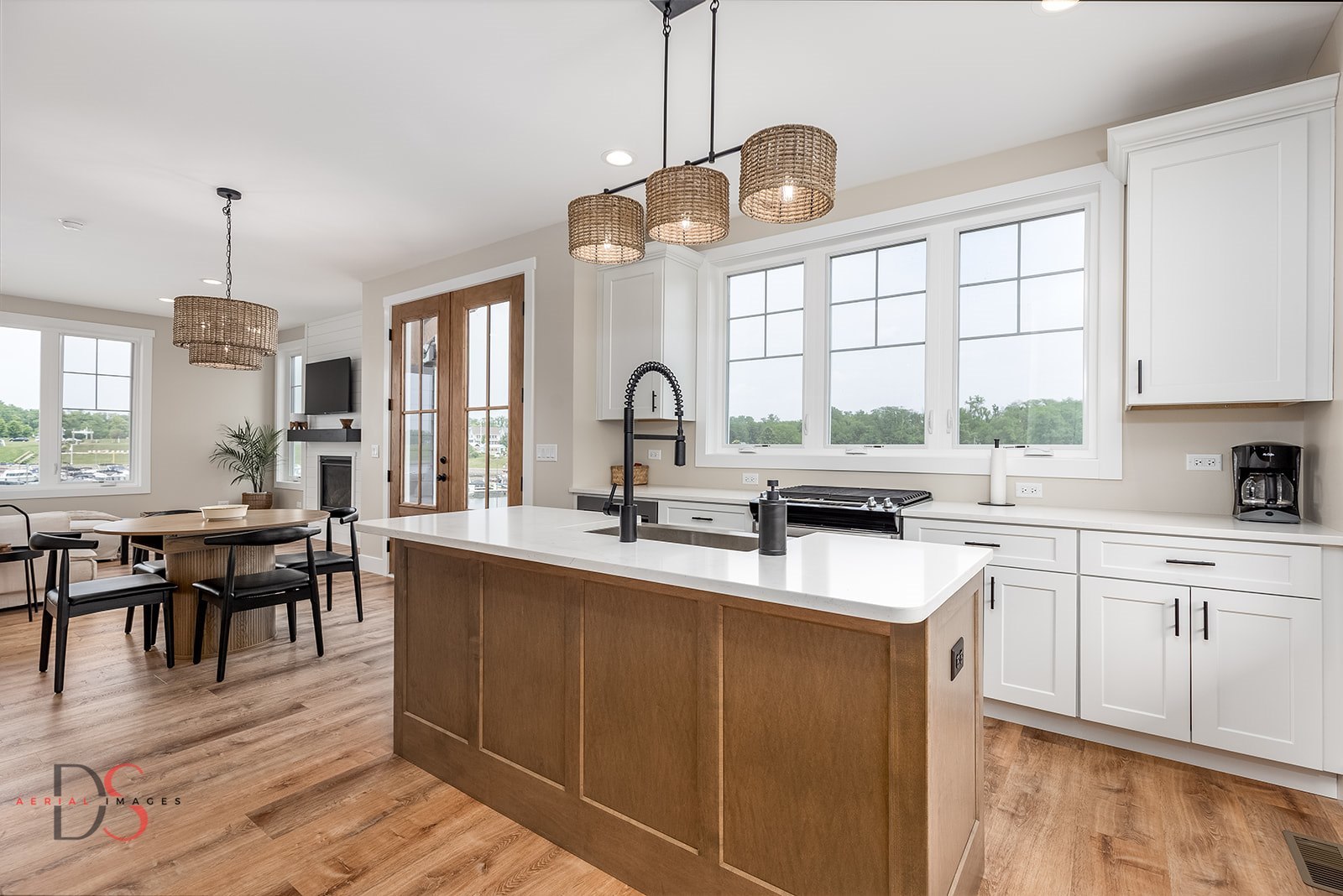 208 Leeward Way Ottawa, IL 61350 - Photo 7 of 28 a kitchen with a sink stove and cabinets