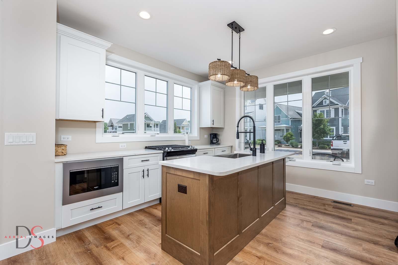 208 Leeward Way Ottawa, IL 61350 - Photo 8 of 28 a kitchen with a stove and a sink