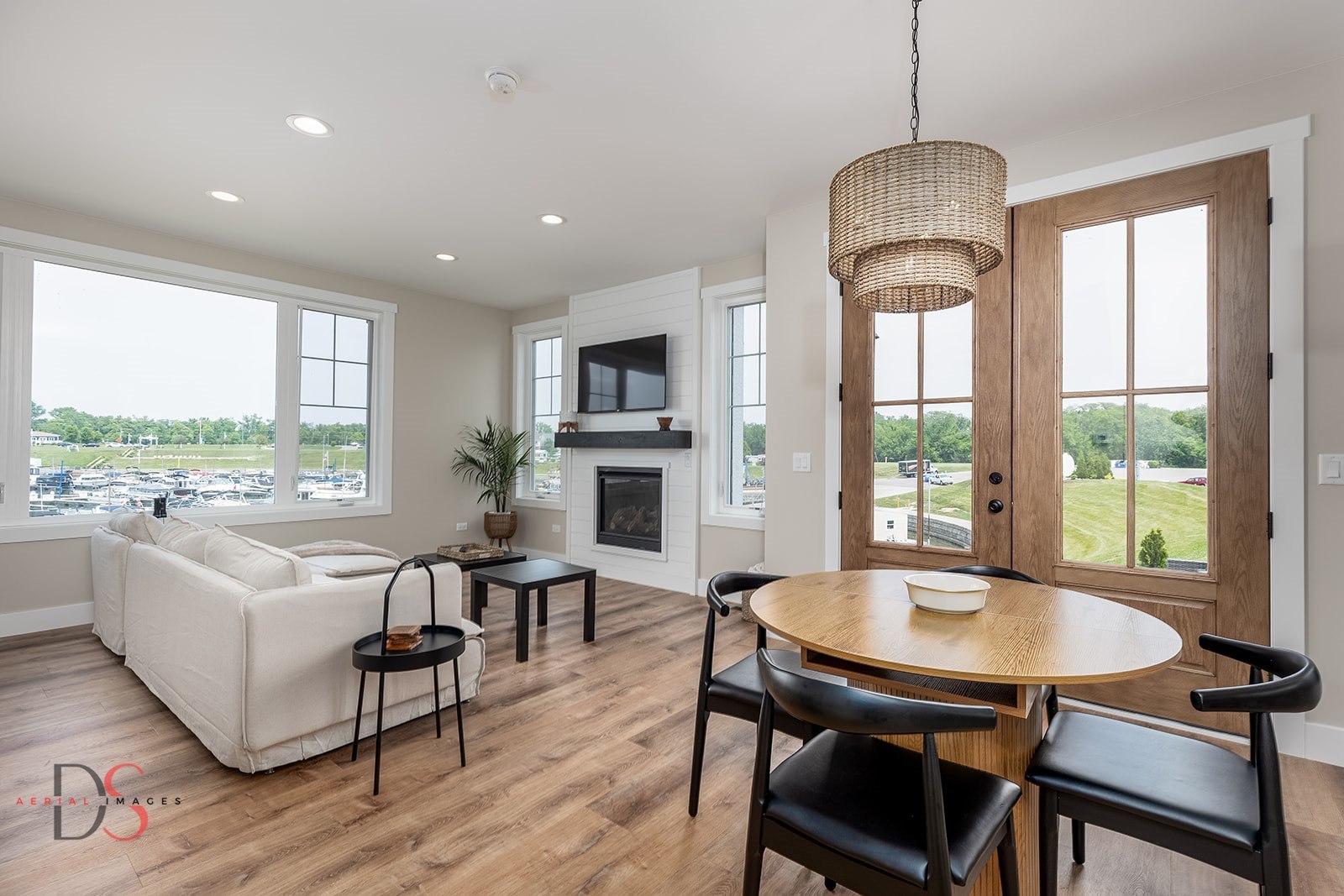 208 Leeward Way Ottawa, IL 61350 - Photo 10 of 28 a view of a dining room with furniture window and outside view