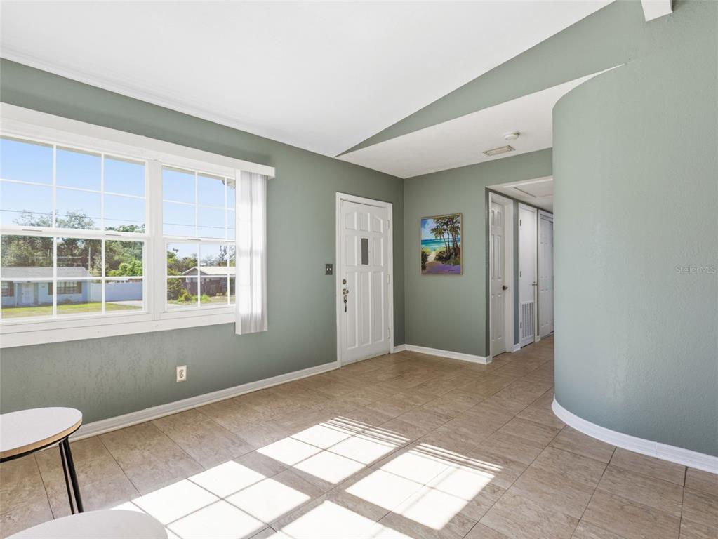 5209 Lloyd Street Seffner, FL 33584 - Photo 12 of 37