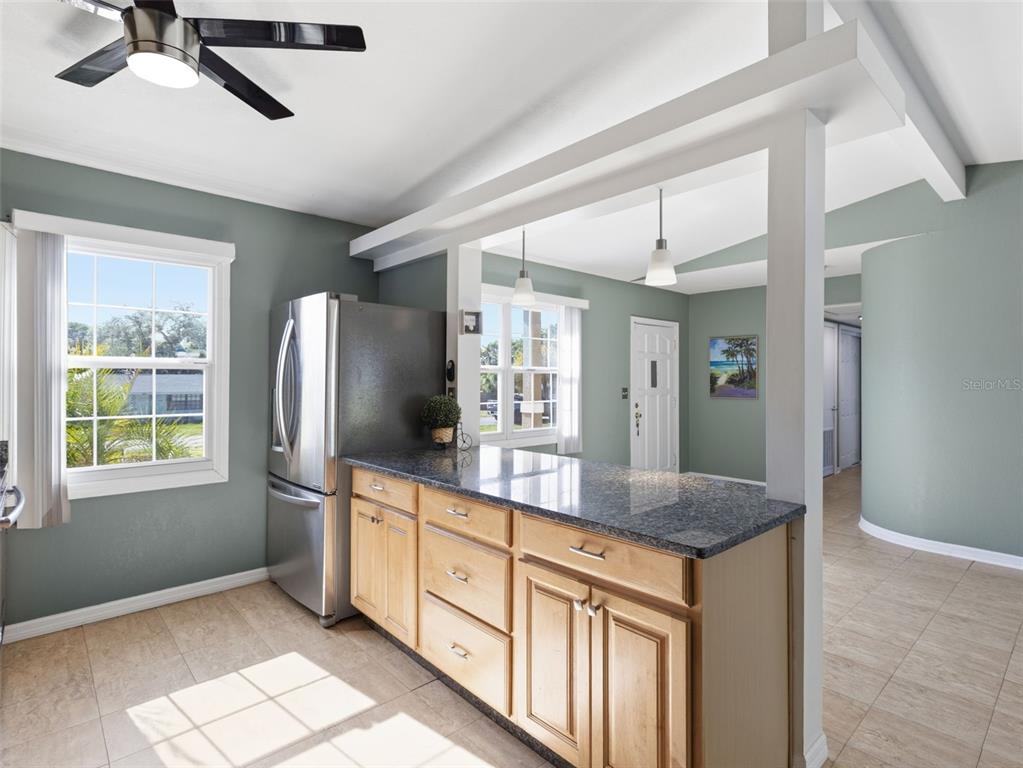 5209 Lloyd Street Seffner, FL 33584 - Photo 8 of 37