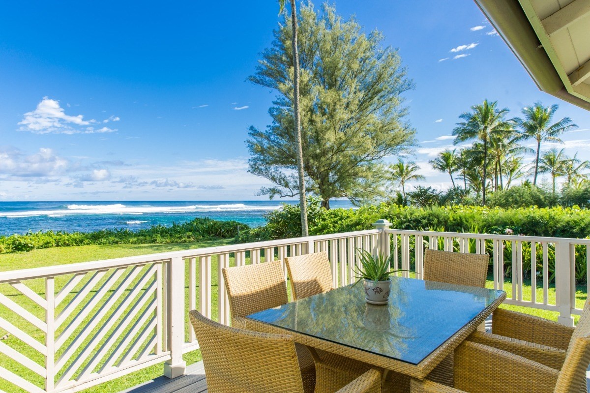 7206 Alamoo Road Hanalei, HI 96714 - Photo 6 of 17 a view of a patio with swimming pool