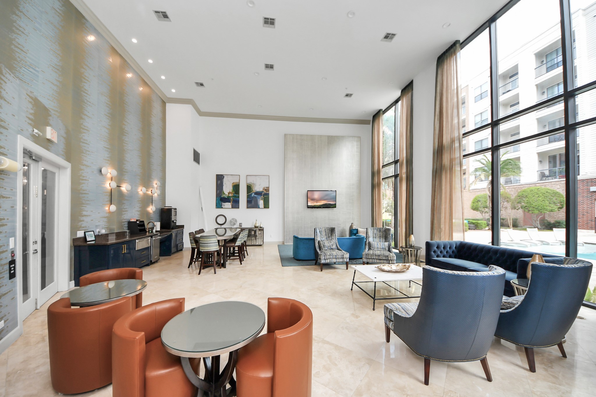 6363 San Felipe Street, Unit 549 Houston, TX 77057 - Photo 42 of 43 a living room with furniture and a large window