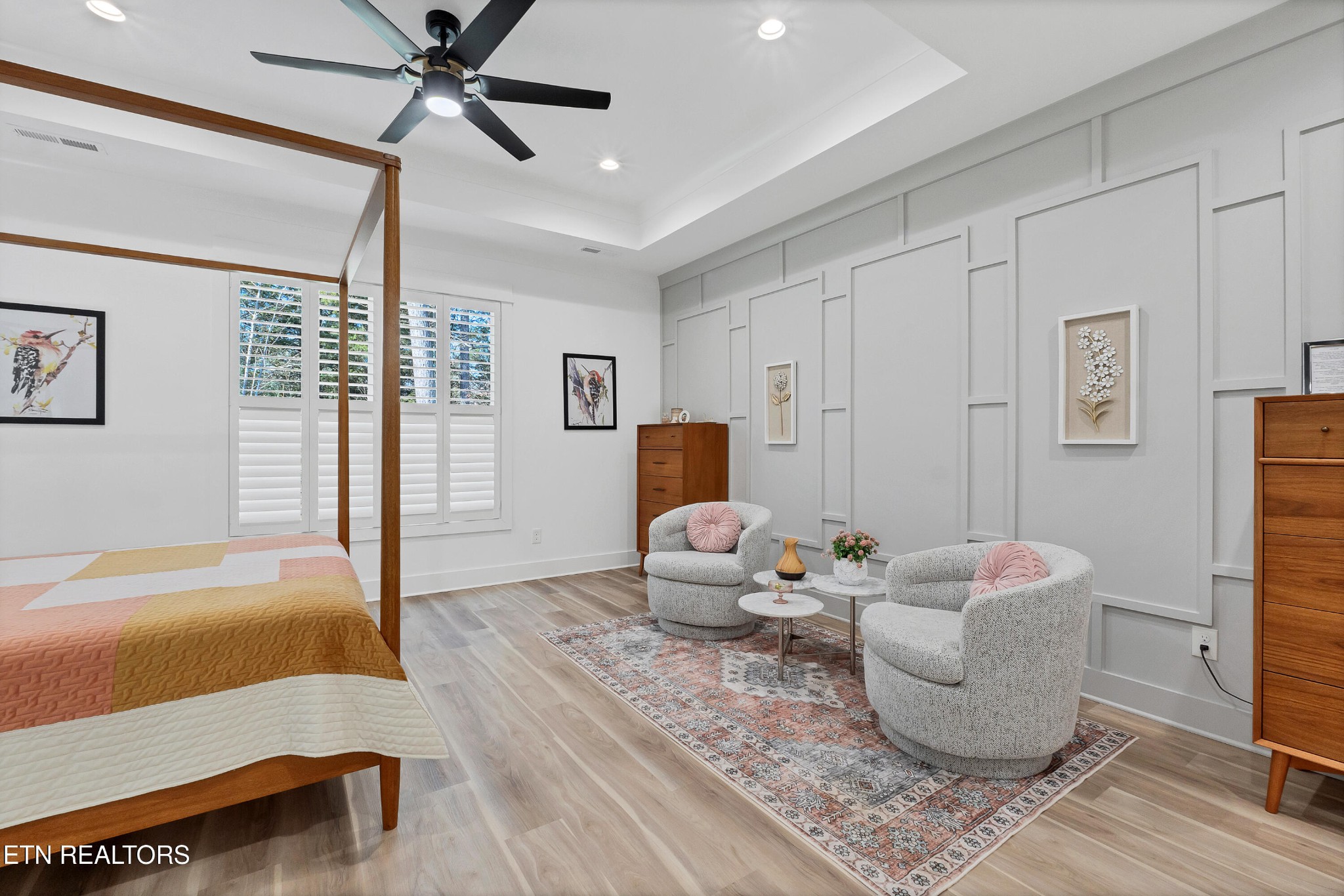 374 Mingo Way Loudon, TN 37774 - Photo 32 of 51 a living room with furniture and wooden floor
