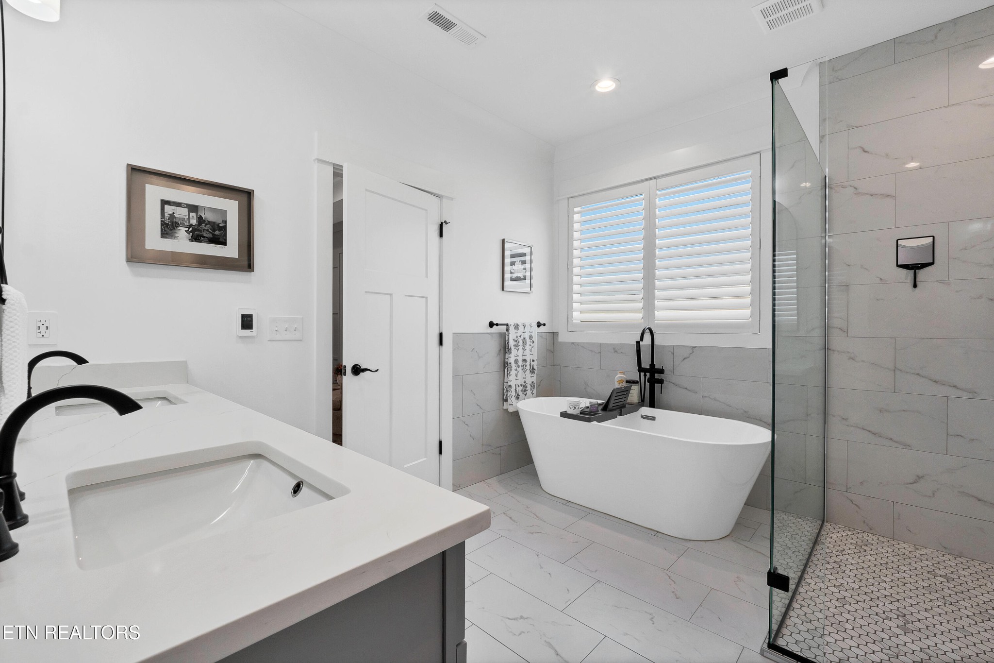 374 Mingo Way Loudon, TN 37774 - Photo 38 of 51 a bathroom with a sink mirror and tub